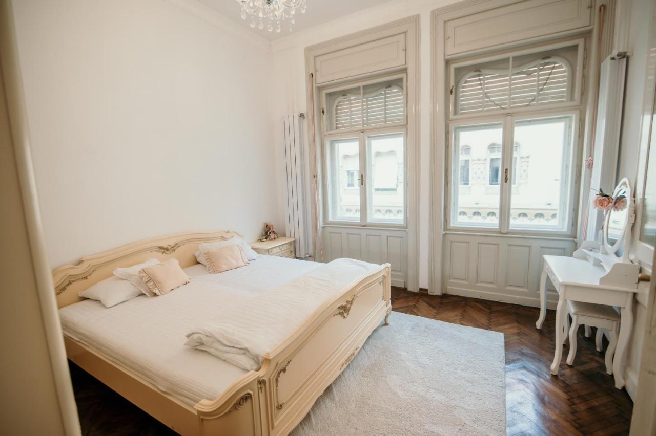 Bella Palace Oradea Εξωτερικό φωτογραφία