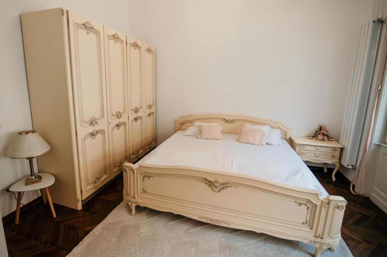 Bella Palace Oradea Εξωτερικό φωτογραφία